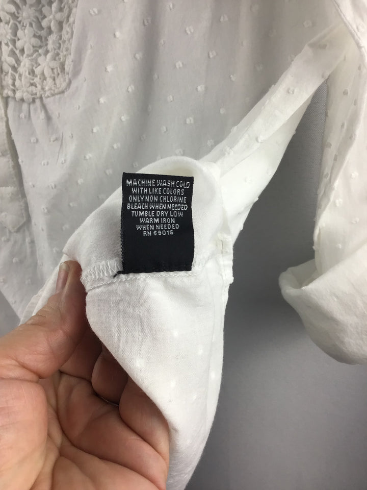 Women’s Relativity White Roll Tab Sleeve Half Buttoned Blouse Size Small