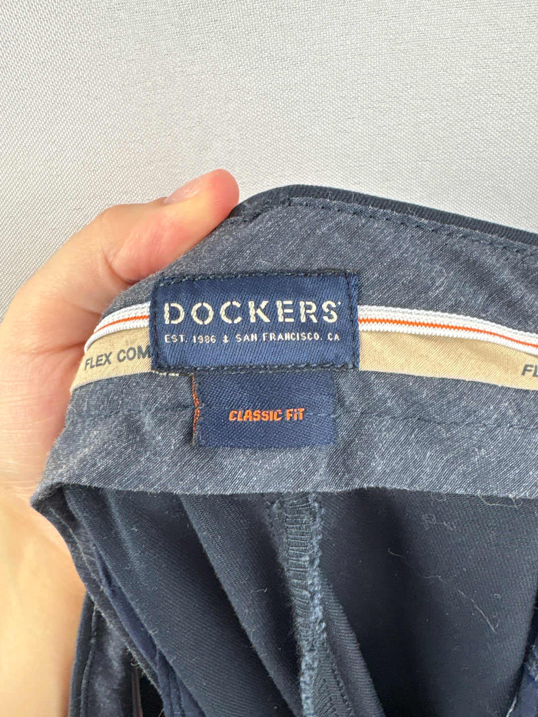 Men’s Dockers 40x32 Navy Blue Pleated Dress Pants
