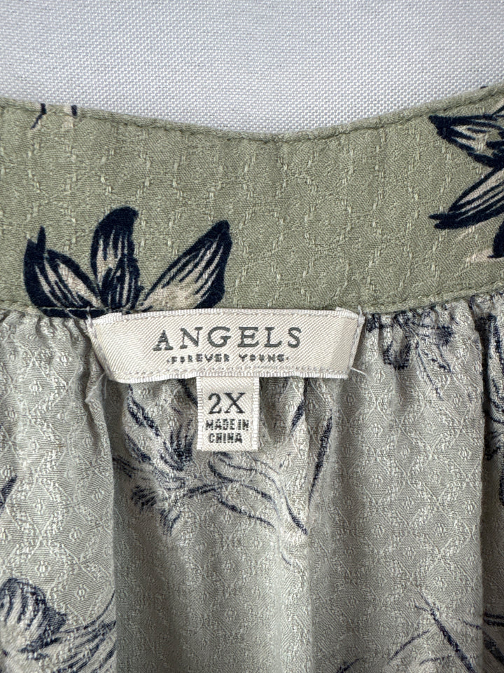 Women’s Angels Size 2X Pale Green Floral Short Sleeve Blouse