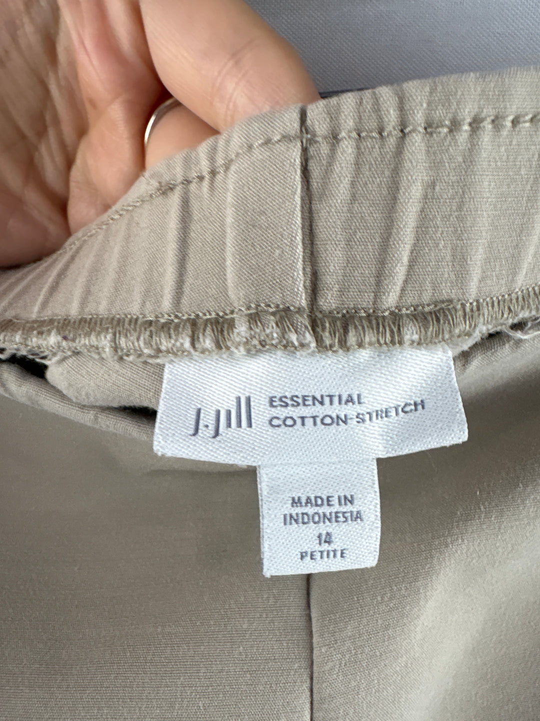 Women’s J.Jill Size 14 Khaki Stretch Capri Pants