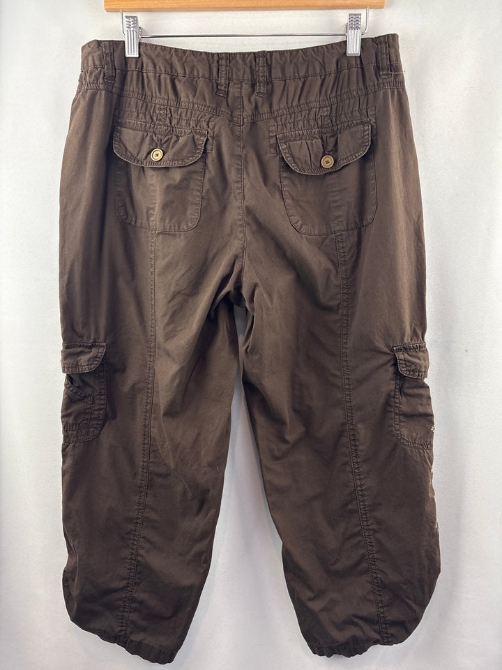 Women’s Style&amp;Co. Size 10 Brown Floral Cargo Capri Pants