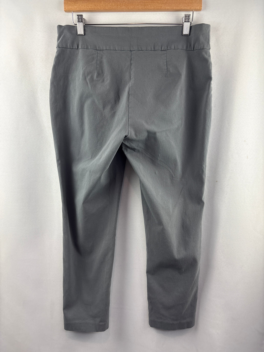 Women’s Studio 253 Large Light Gray Capri Pants