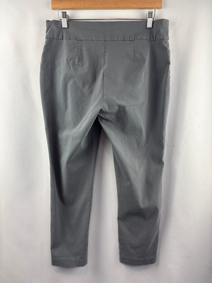 Women’s Studio 253 Large Light Gray Capri Pants