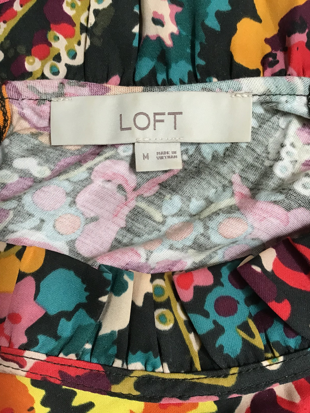 Women’s Loft Ruffle Mock Neck Multicolor Sleeveless Floral Size Medium