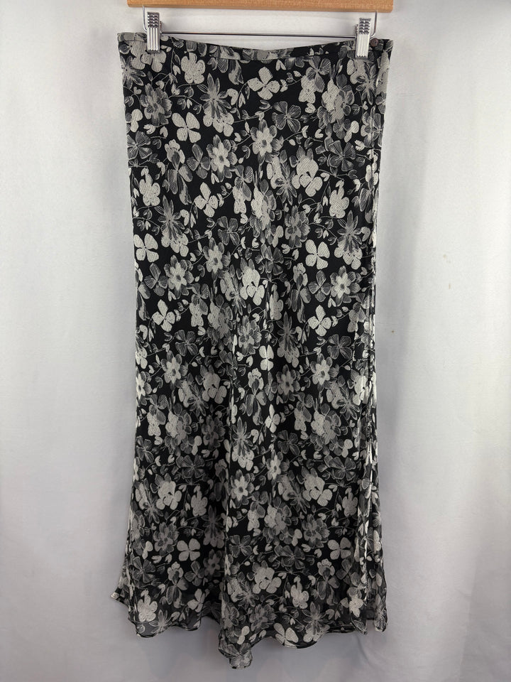 Women’s Charter Club Size 10 Black & Gray Floral Wrap Skirt