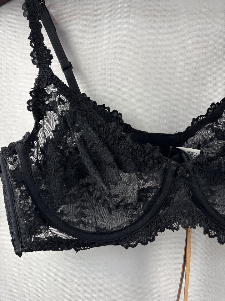 Women’s Skims Size 38C Black Lace Bra w/ Floral Details