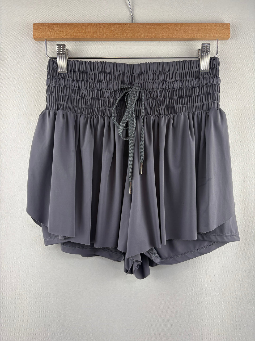 Women’s Halara Medium Charcoal Gray Skort