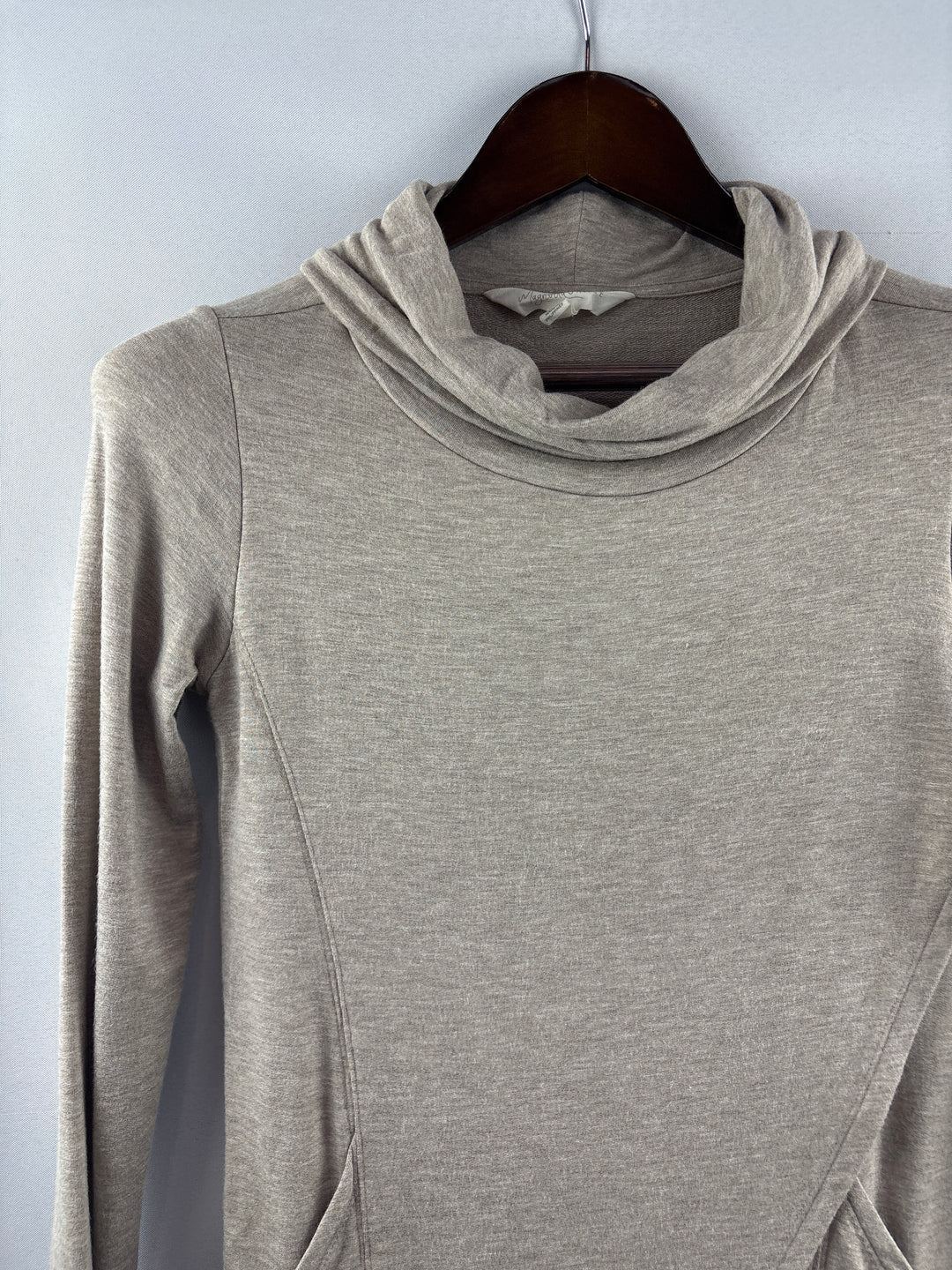 Women’s Magnolia Grace Small Beige Mockturtleneck Sweatshirt