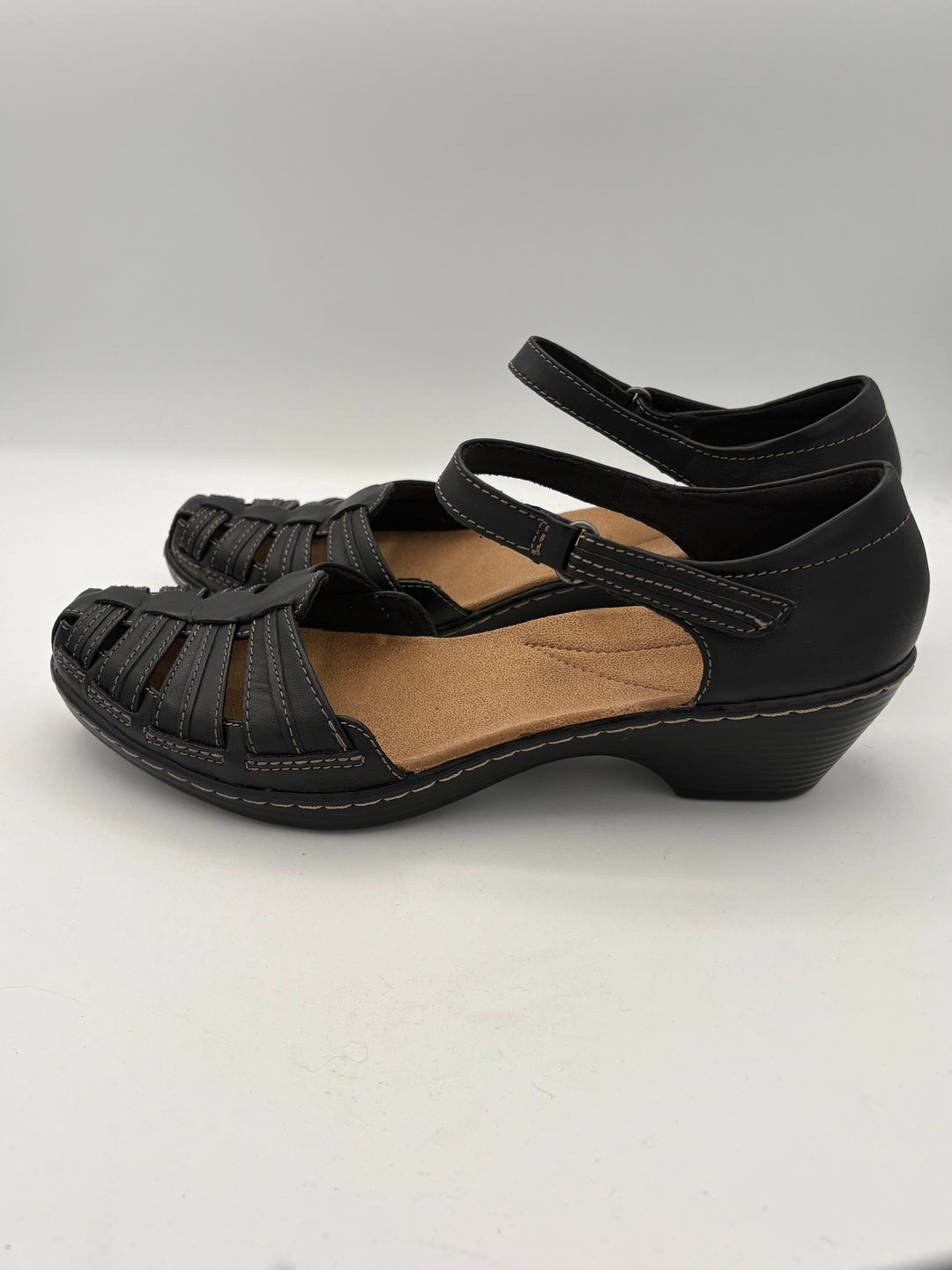 Women’s Clark’s Size 8 Black Leather Heeled Sandals