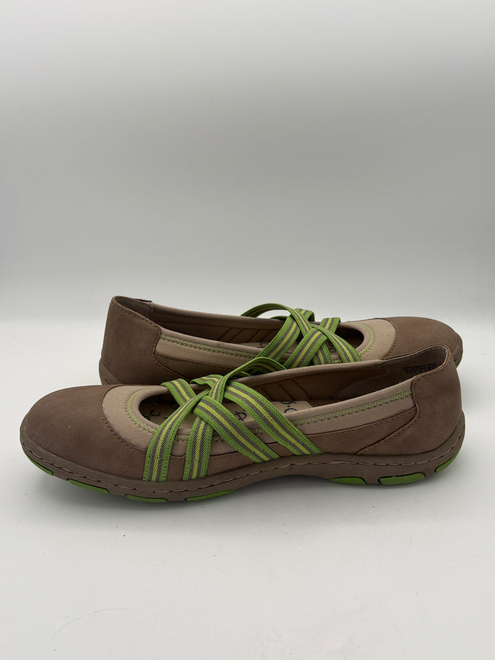 Women’s B.O.C Size 7.5 Taupe & Green Nambe Mary Jane Flats