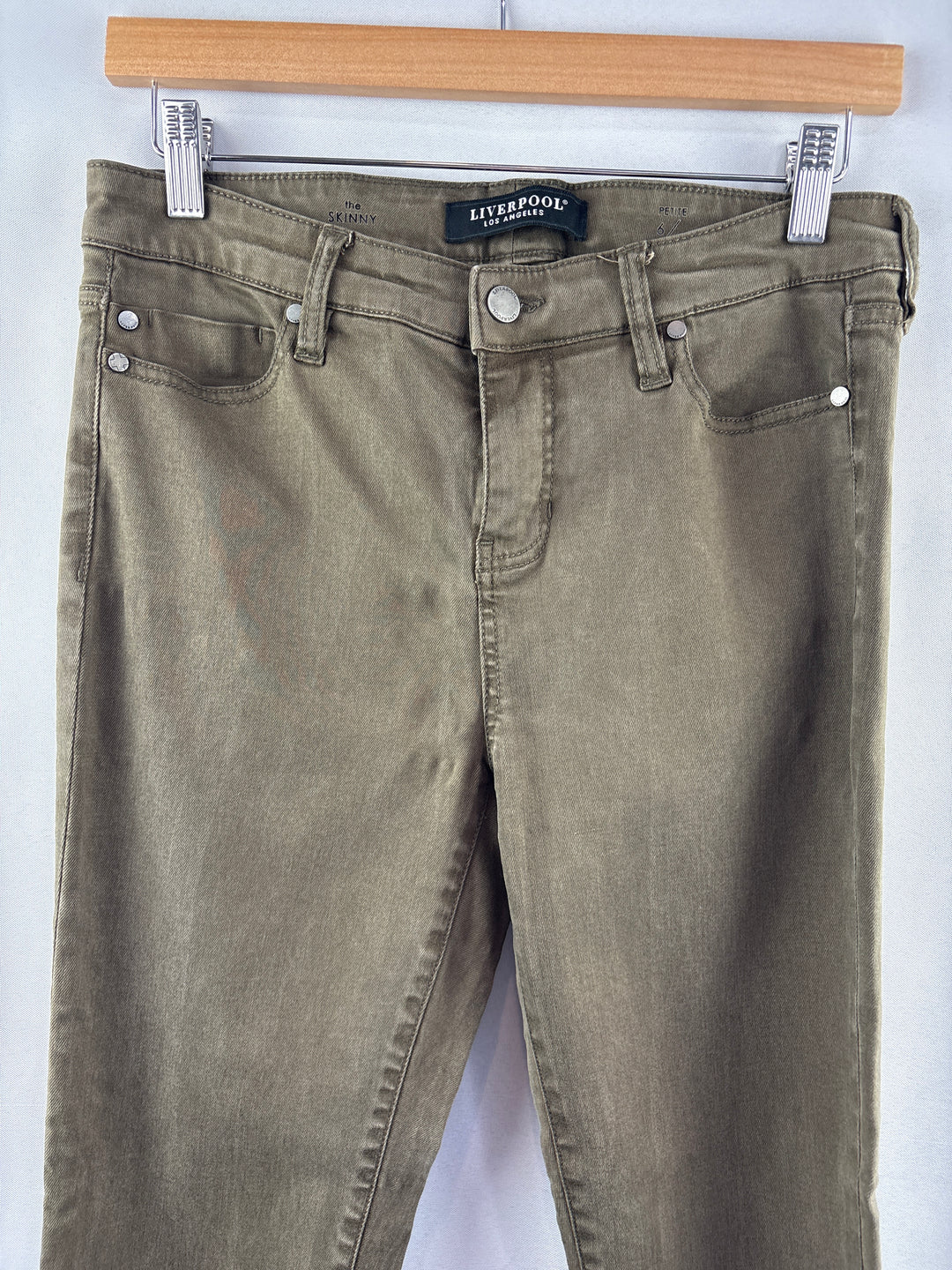 Women’s Liverpool Size 6/28 Dark Olive Green Skinny Jeans