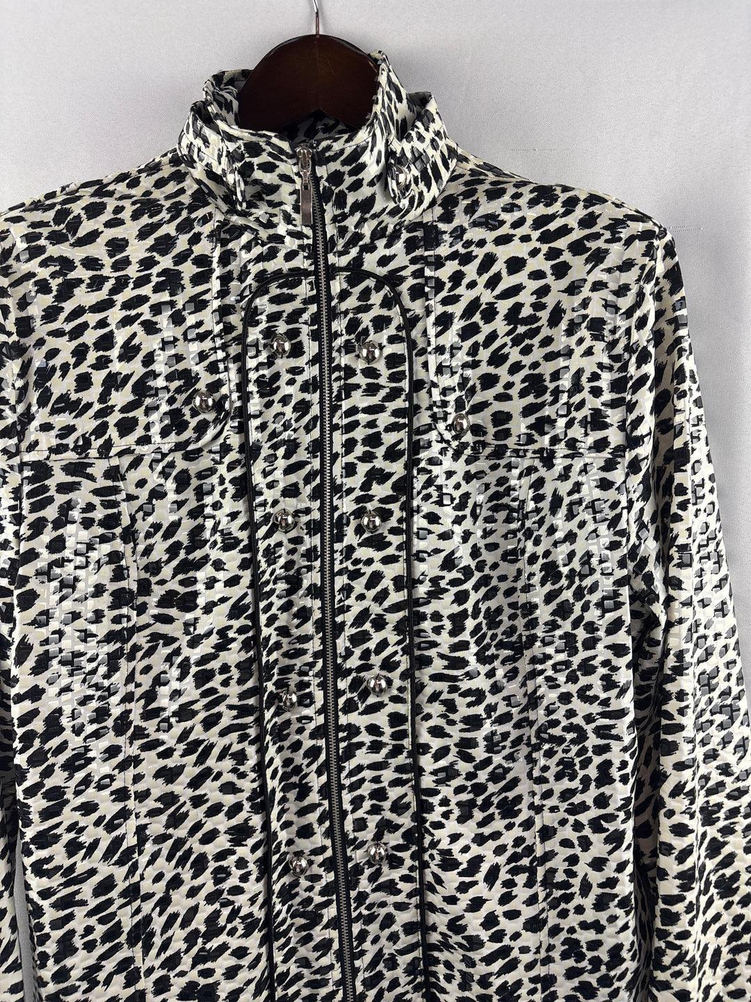 Women’s Lisa International XL White &amp; Black Patterned Jacket