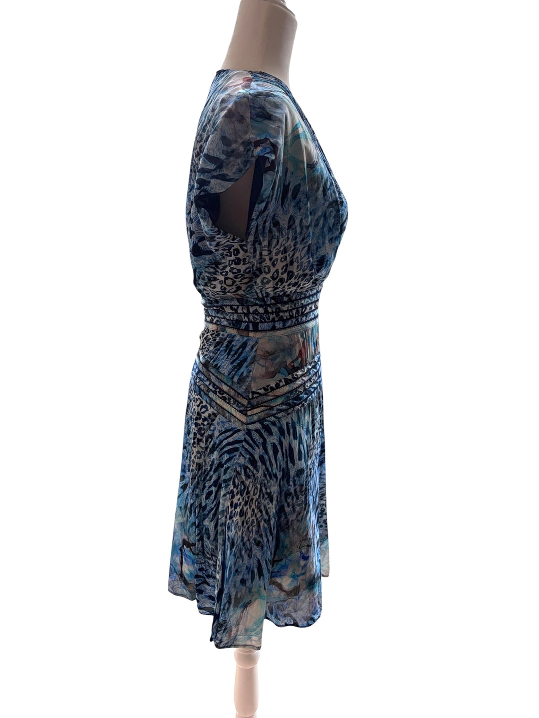 Marciano by GUESS Rose Romance Feminine Animal Motif Blue mini flared v-neck women's dress, size 2