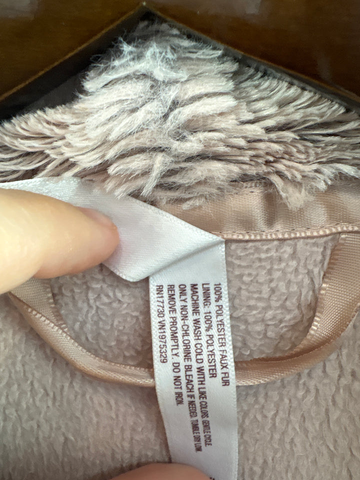 Women’s Gilligan &amp; O’Malley M/L Mauve Faux Fur Bathrobe