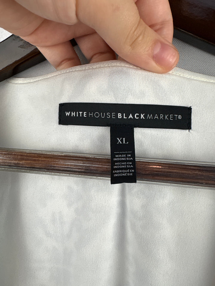 Women’s White House Black Market XL White Patterned Blouse