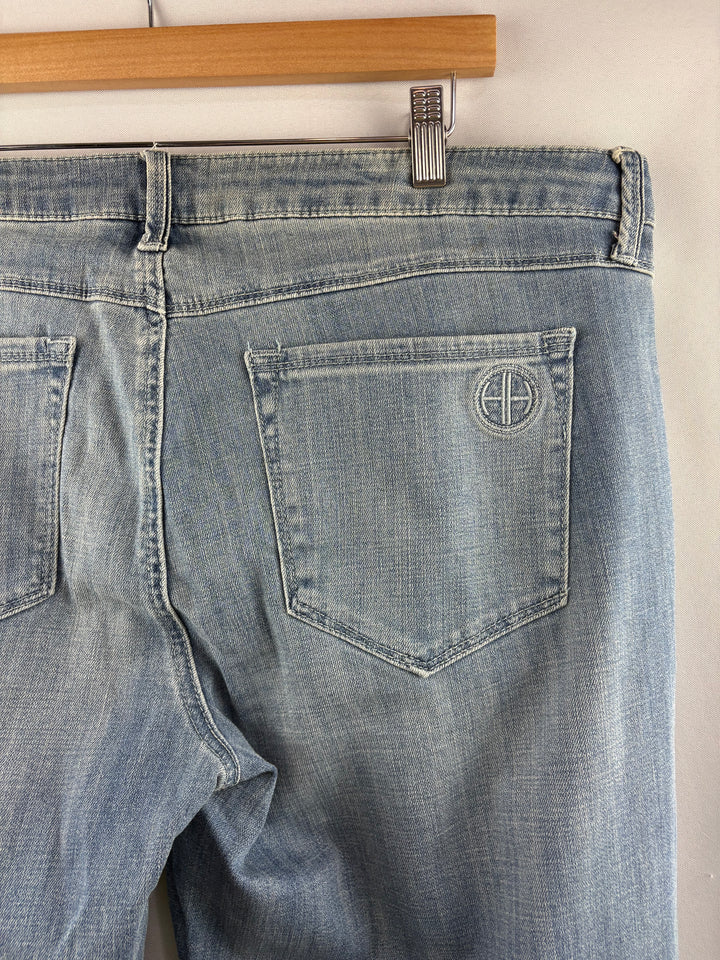 Women’s Hot in Hollywood Size 14 Light Was Blue Distressed Straight Jeans