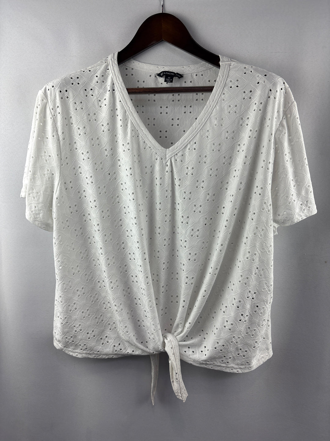 Women’s Zac &amp; Rachel Size 1X White V-Neck T-Shirt