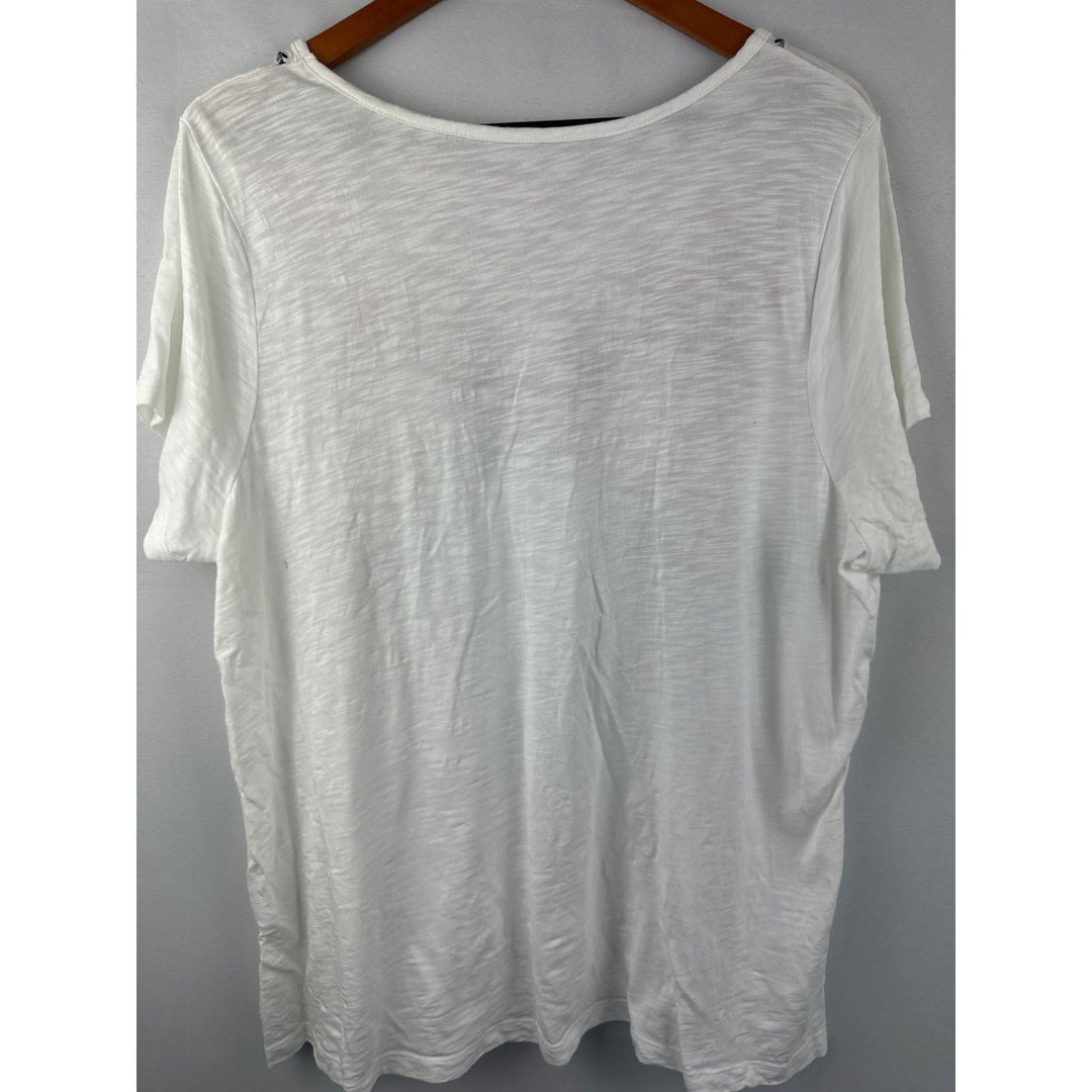 Belle Kim Gravel 1X Hand Embroidered Floral White Tee