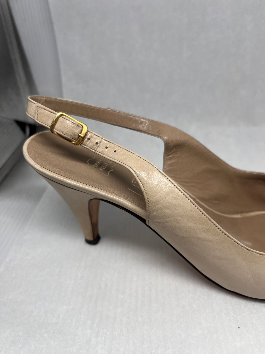Vintage Bruno Magli Made in Italy Leather Cream Peep Toe Slingback Heels Size 7