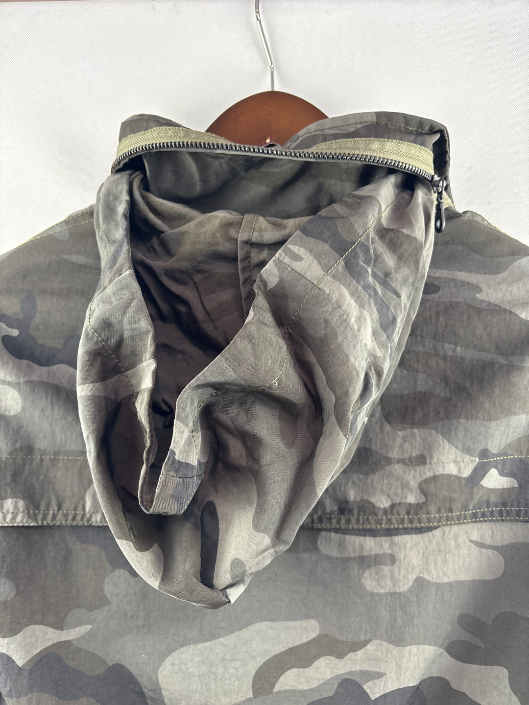 Women’s Tart Collections XS Dark Gray Camo Raincoat