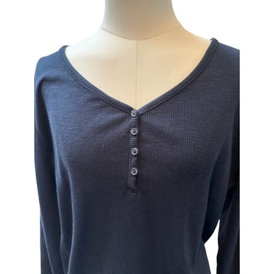 Women’s Duluth Long Sleeved Navy blue cotton V-Neck Shirt Sz XXL