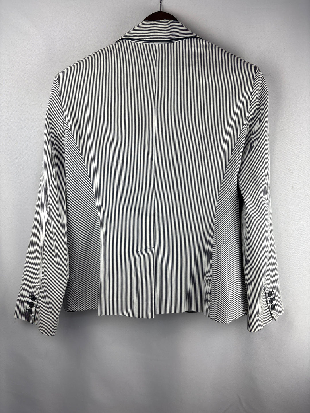 Women’s Jones New York Size 16 Blue &amp; White Pinstriped Blazer