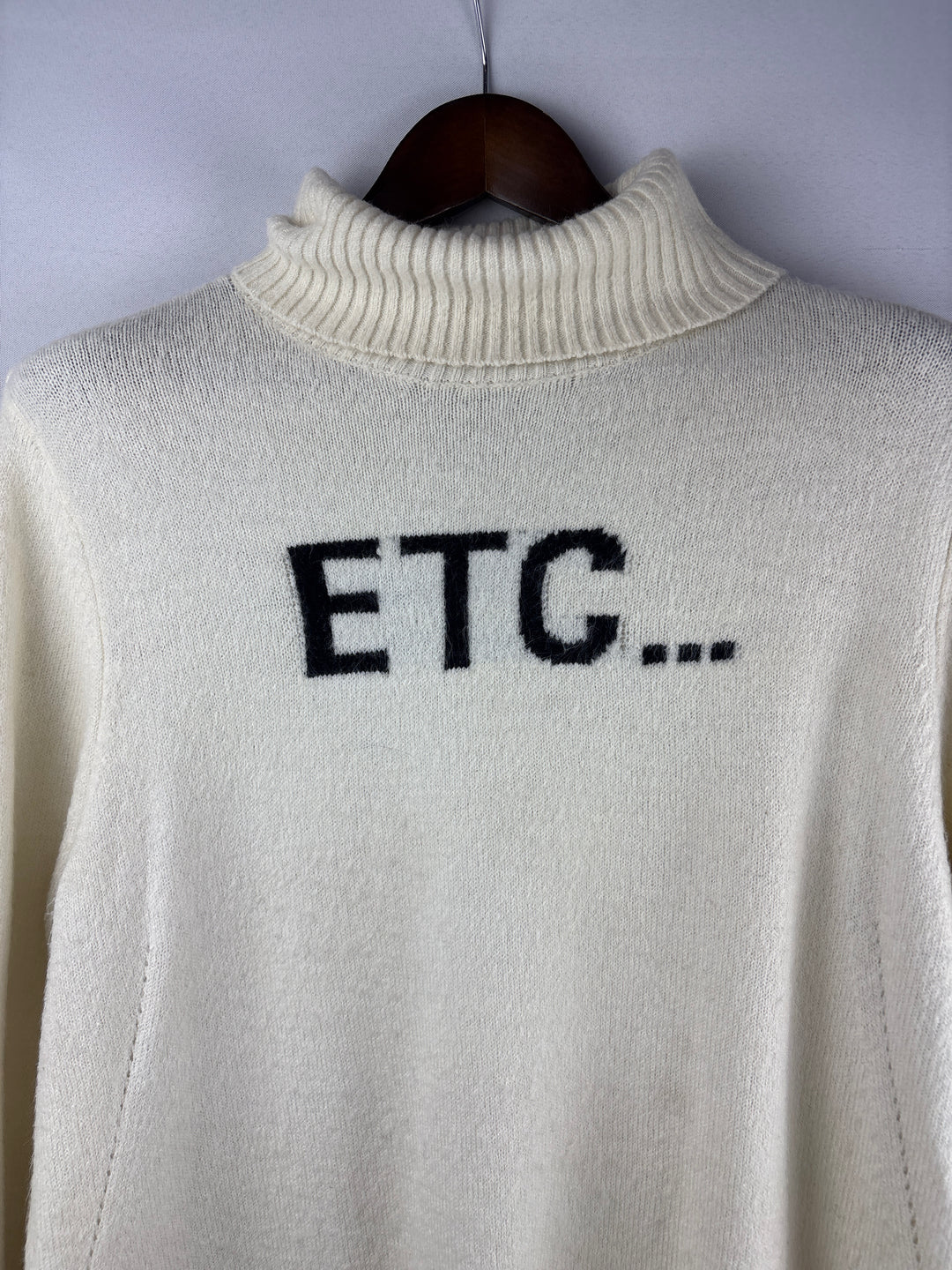 Women’s 1987 Size 16/18 Cream Graphic Turtleneck Sweater