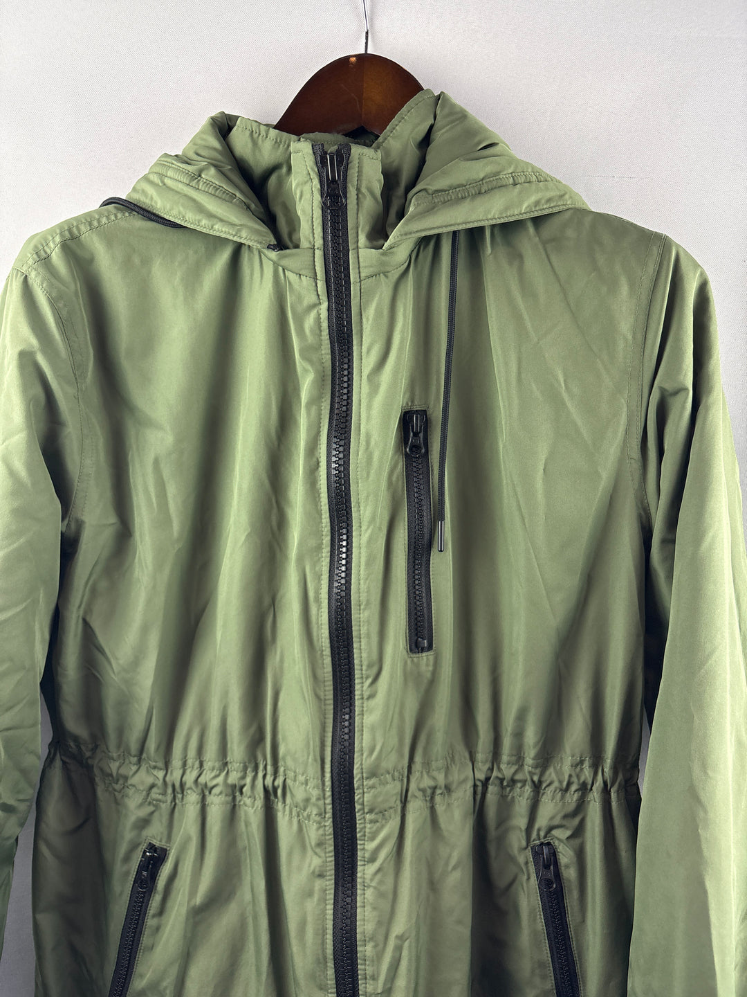 Women’s GapFit Medium Hunter Green Rain Jacket