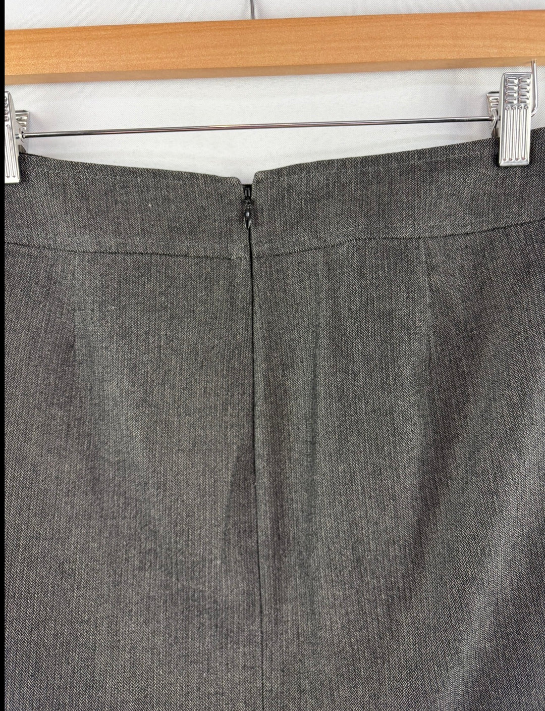Women’s Banana Republic Size 8 Charcoal Gray Pencil Skirt