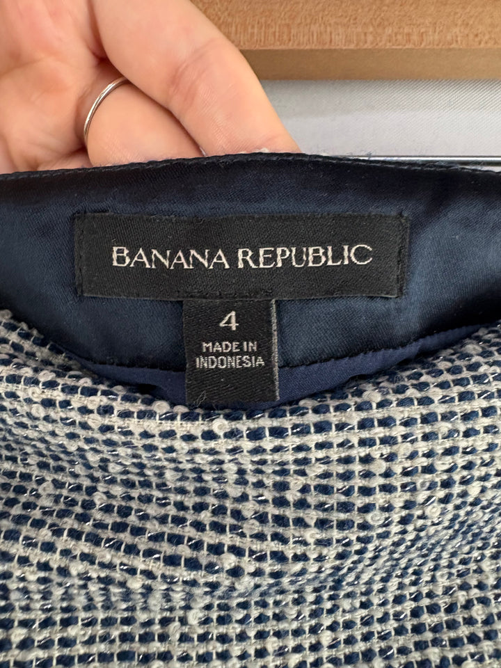 Women’s Banana Republic Size 4 Cream & Blue Pencil Skirt
