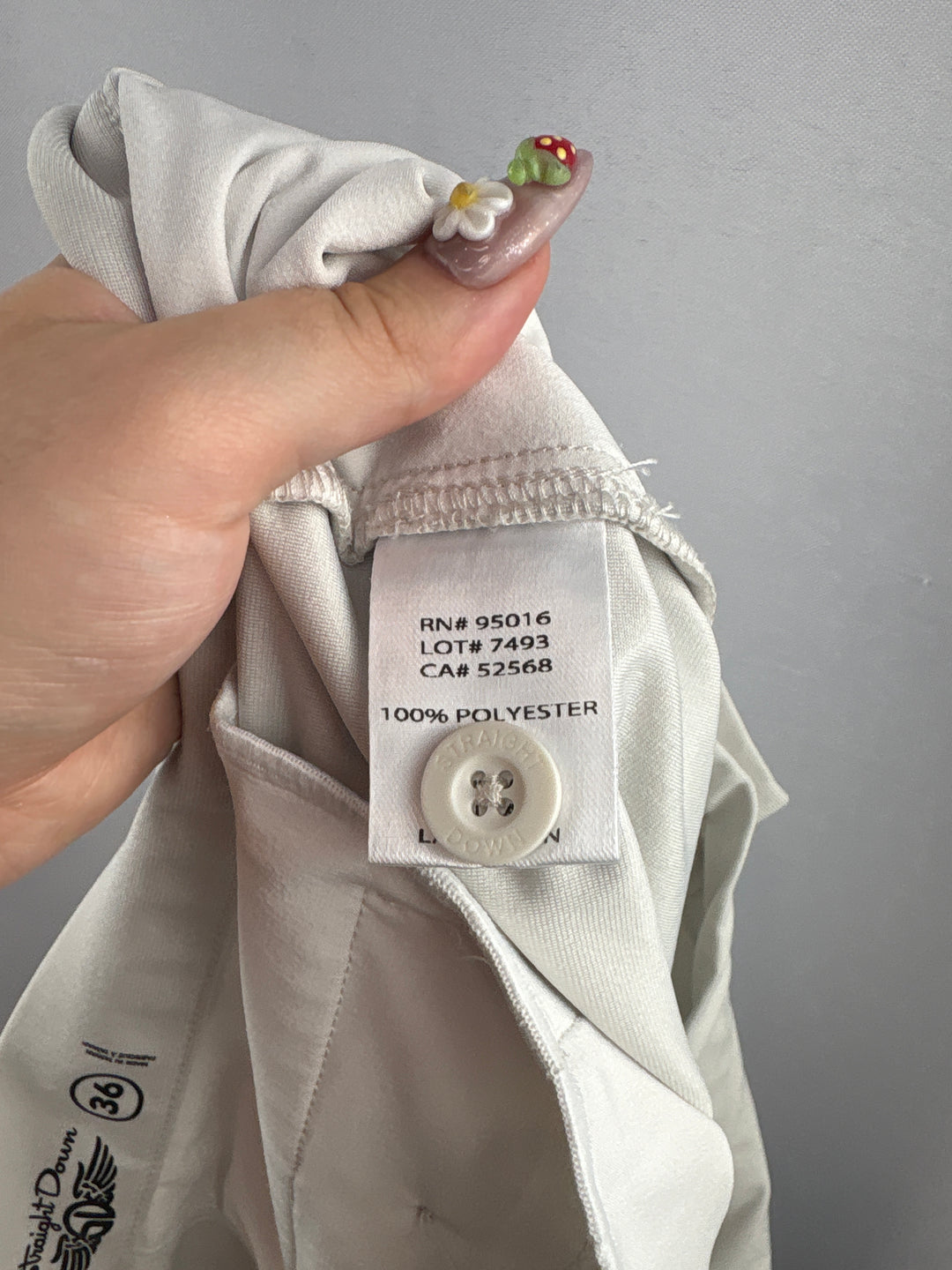 Men’s Straight Down Size 36 Khaki Golf Shorts
