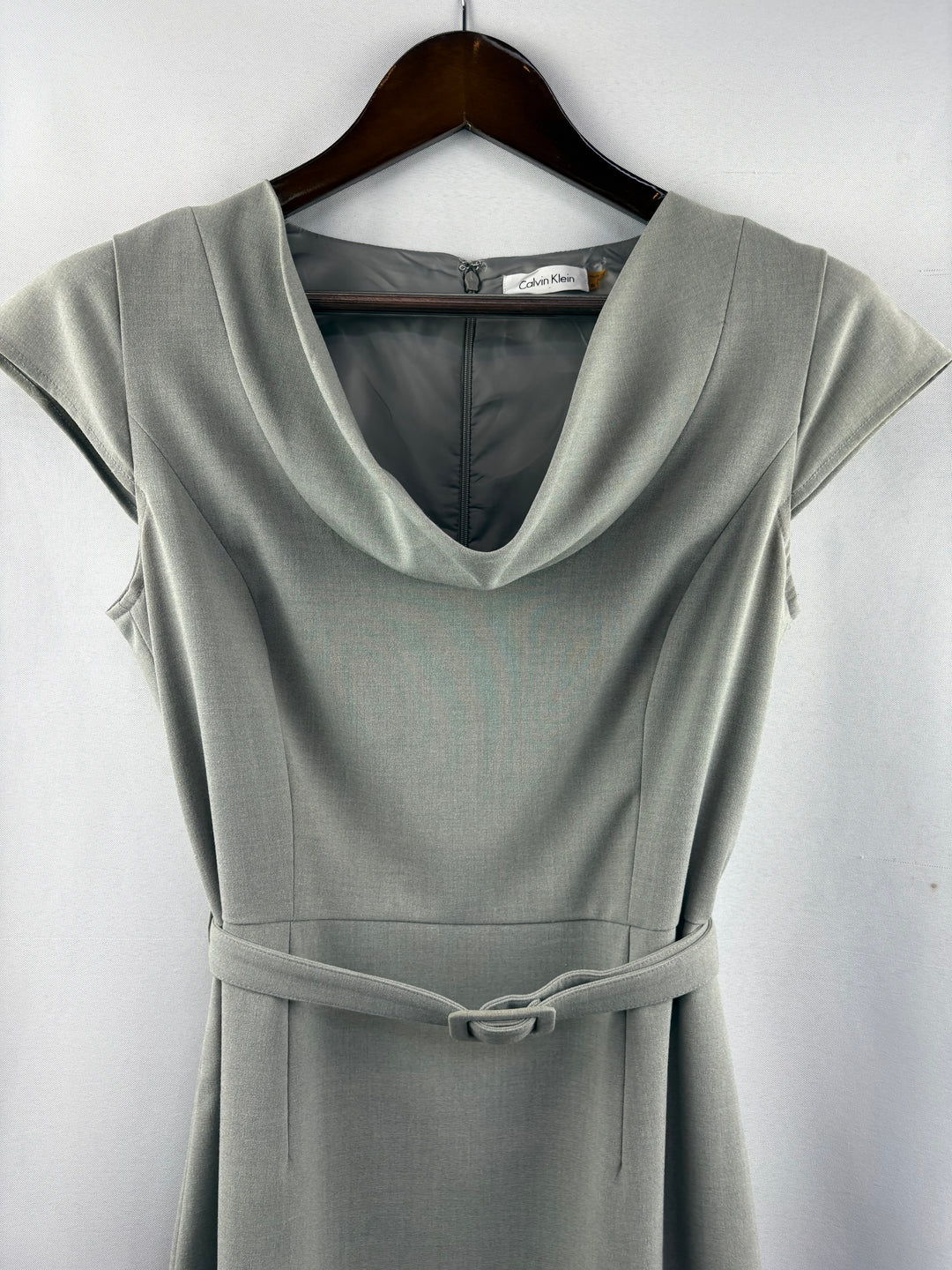 Women’s Calvin Klein Size 6 Light Gray Sheath Dress