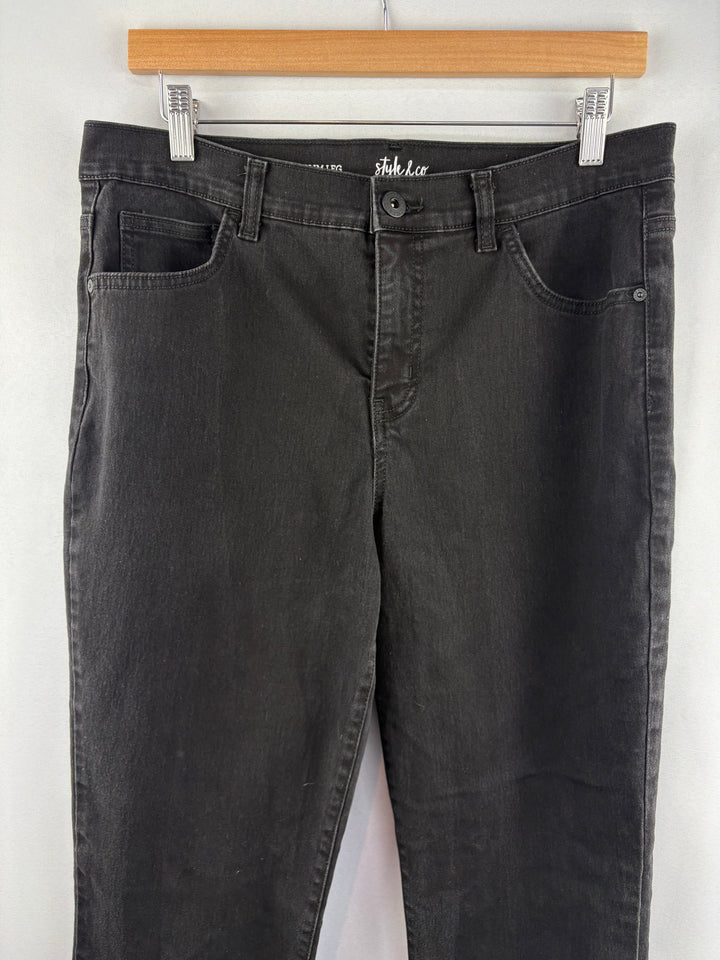 Women’s Style&Co Size 12 Black Slim Leg Jeans