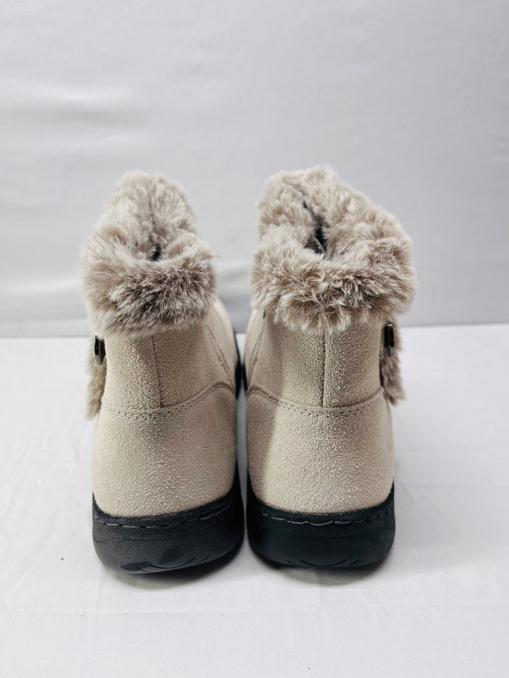 Khombu Women's Fur Lined Winter Boots Waterproof Cold Weather Snow Boots Size 9