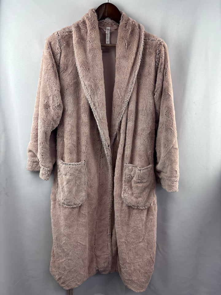 Women’s Gilligan &amp; O’Malley M/L Mauve Faux Fur Bathrobe