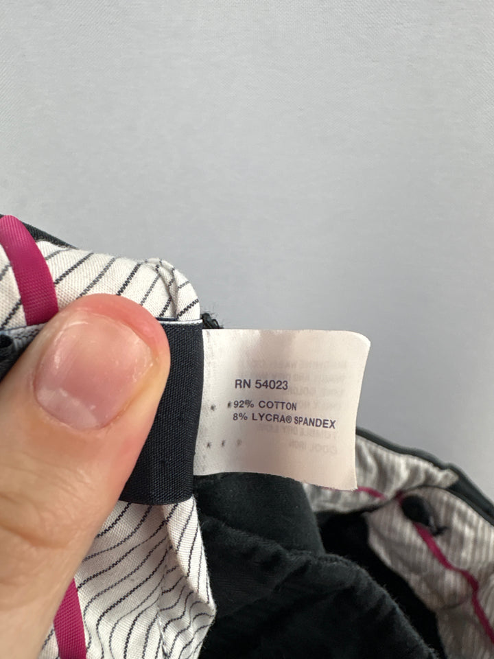 Women’s GAP Size 2 Low-Rise Black Flare Pants