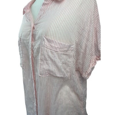 Women’s Cloth & Stone Size Large Pink & White Pinstriped Button Up Short Sleeve.