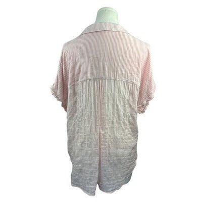 Women’s Cloth & Stone Size Large Pink & White Pinstriped Button Up Short Sleeve.