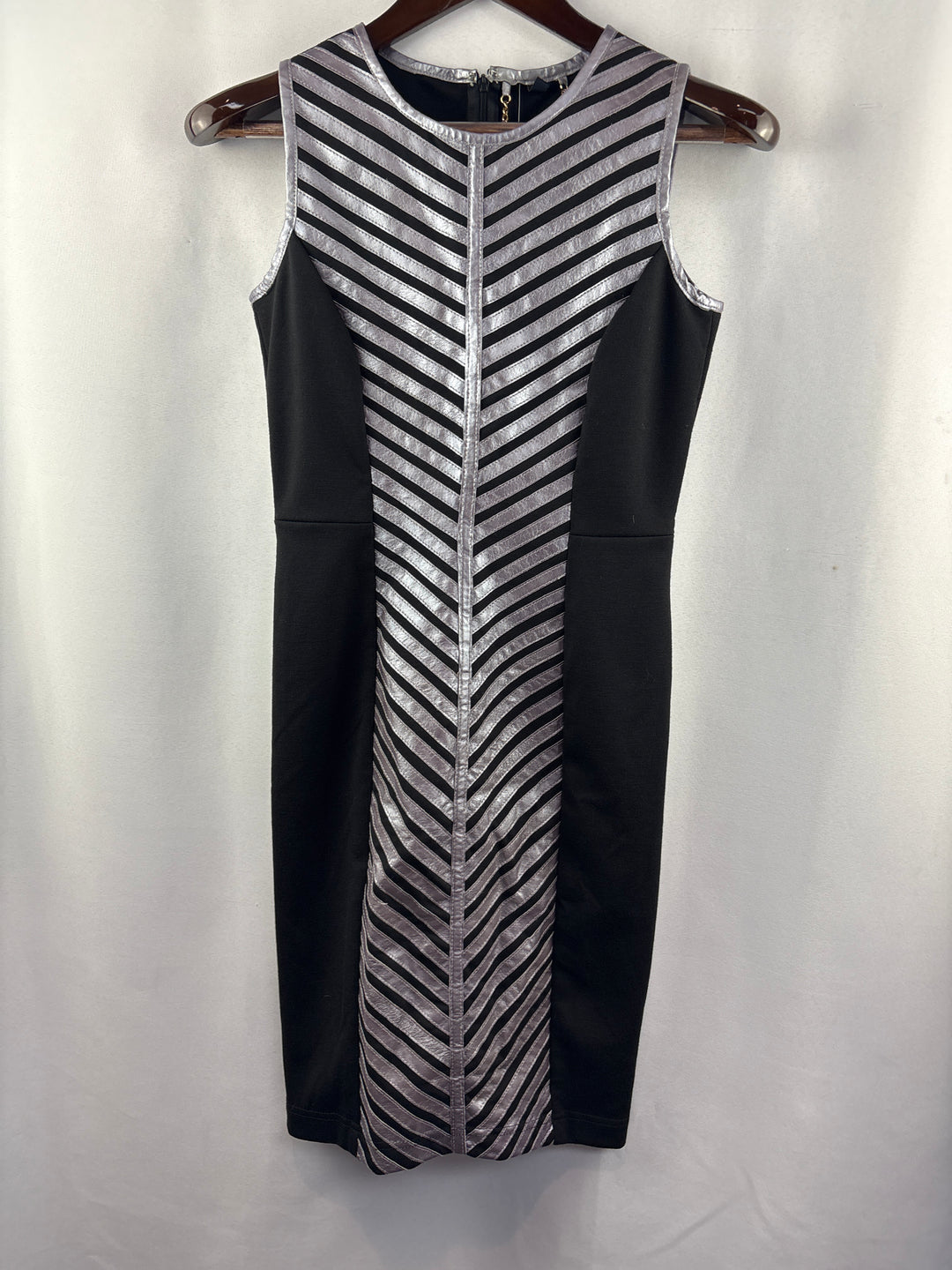 Women’s IMAN Small Sleeveless Black &amp; Sliver Patterned Dress