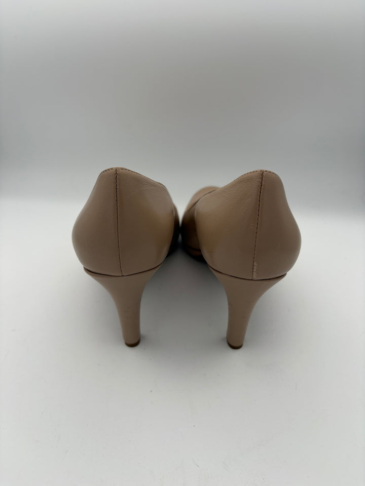 Women’s Naturalizer Size 8.5 Nude Leather Pumps