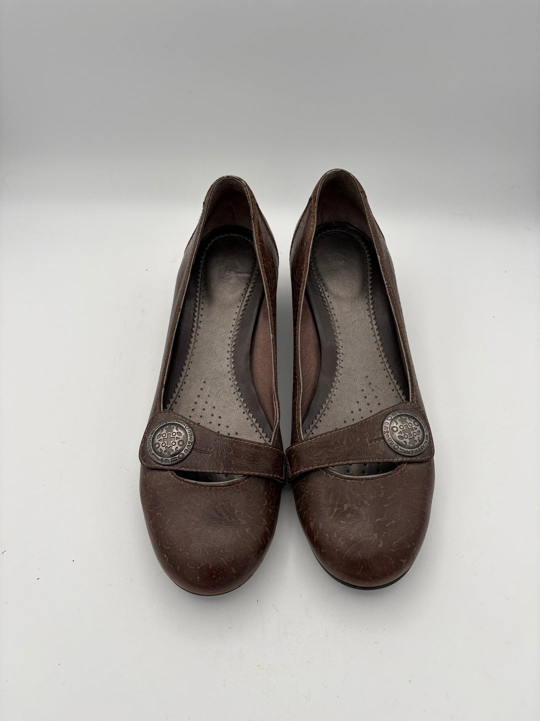 Women’s Clark’s Size 8.5 Brown Leather Kitten Heels