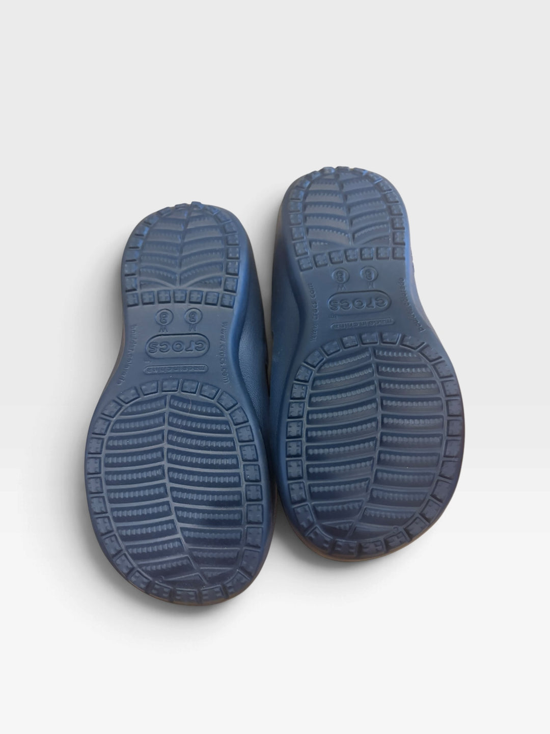 Crocs Navy Pink Chunky Flip Flops W6 Sporty Y2K Beach Pool Sandals NWOT