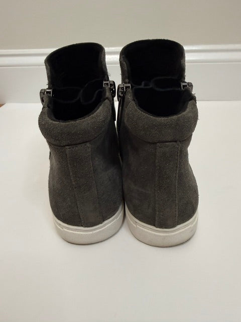 Kenneth Cole Kiera Dark Gray Suede Wedge Booties Sz9.5