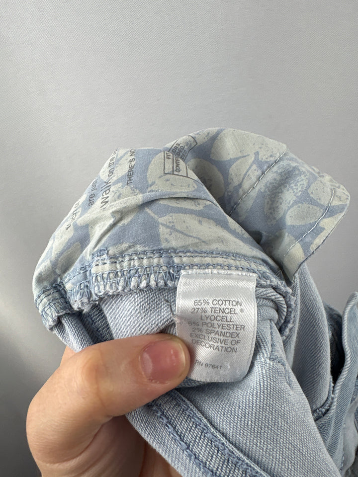 Women’s J.Jill Size 14 Light Washed Blue Denim Capris