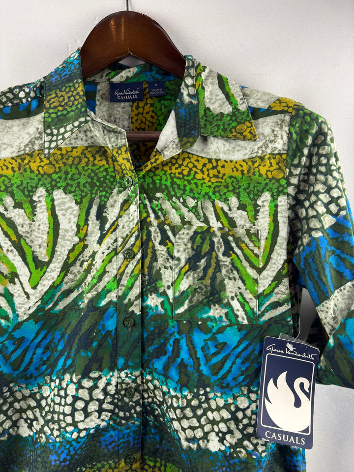 Women’s Gloria Vanderbilt Small Multicolored Patterned Button Up