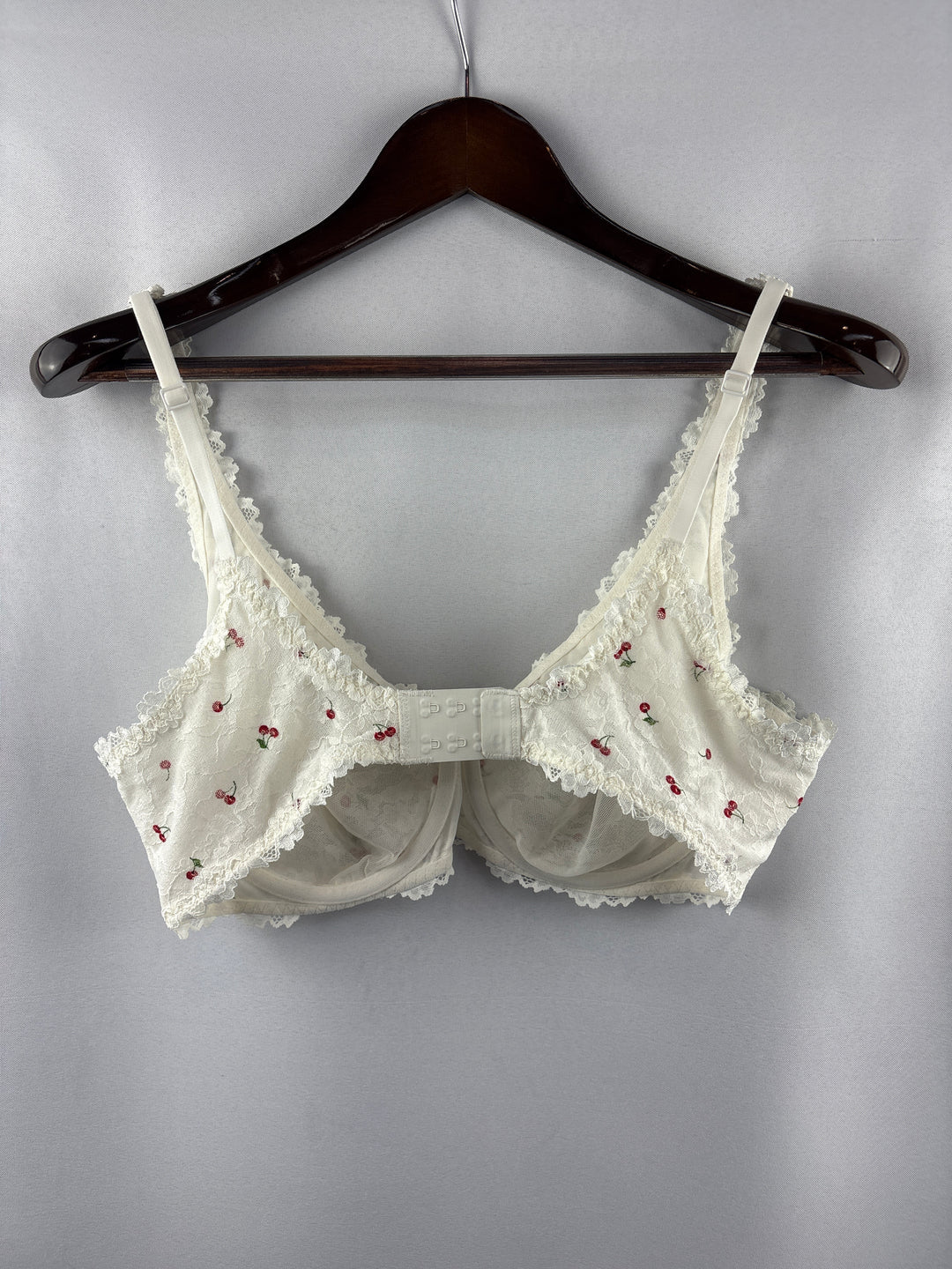 Women’s SKIMS Size 38D Lace Cream Cherry Patterned Bra