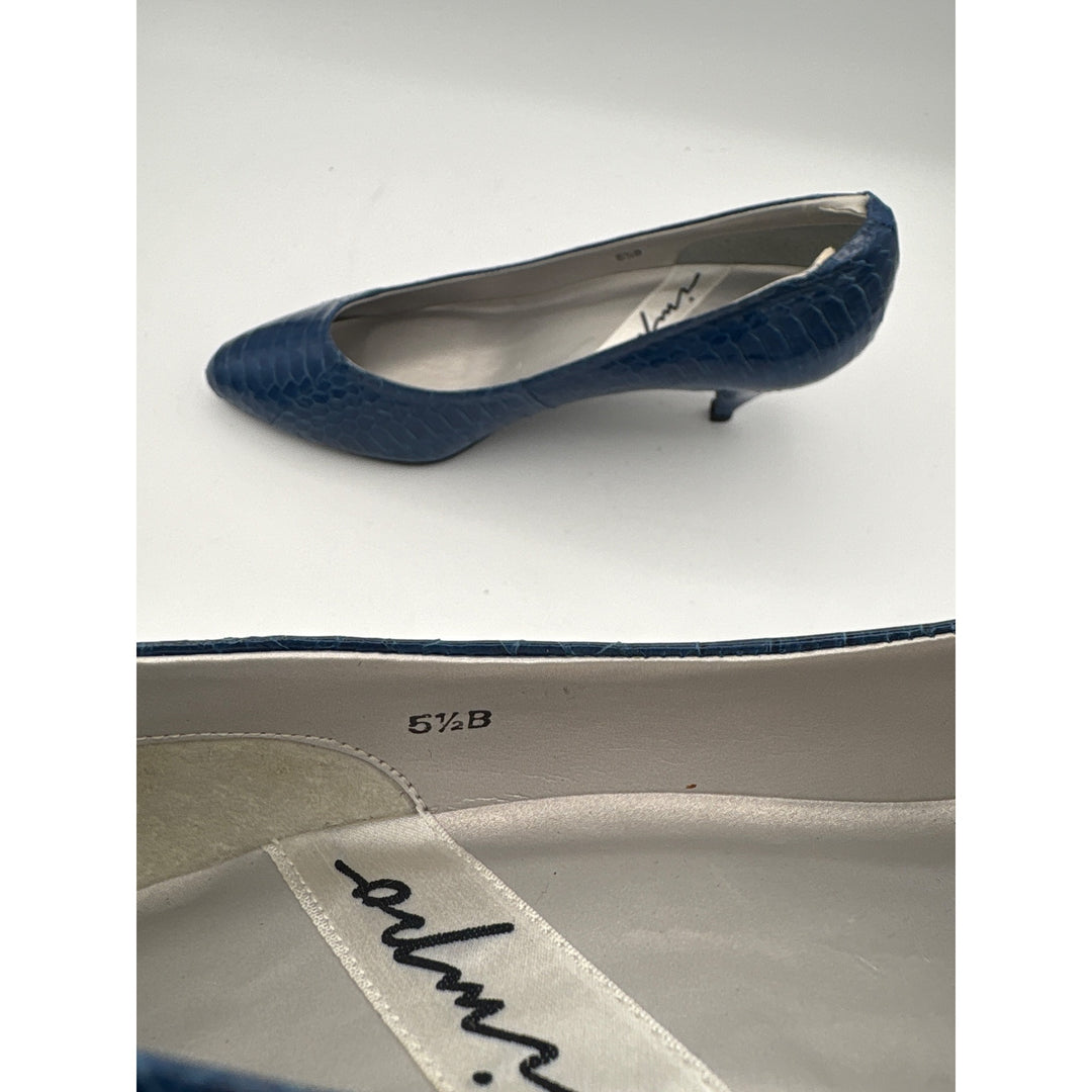 Women’s impo Size 5 1/2 Cerulean Blue Crocodile Kitten Heels