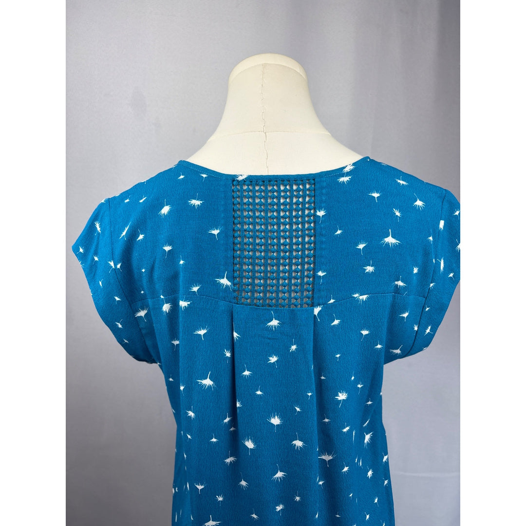 Daniel Rainn Womens PS Blue Dandelion Print Top With Lace Accents
