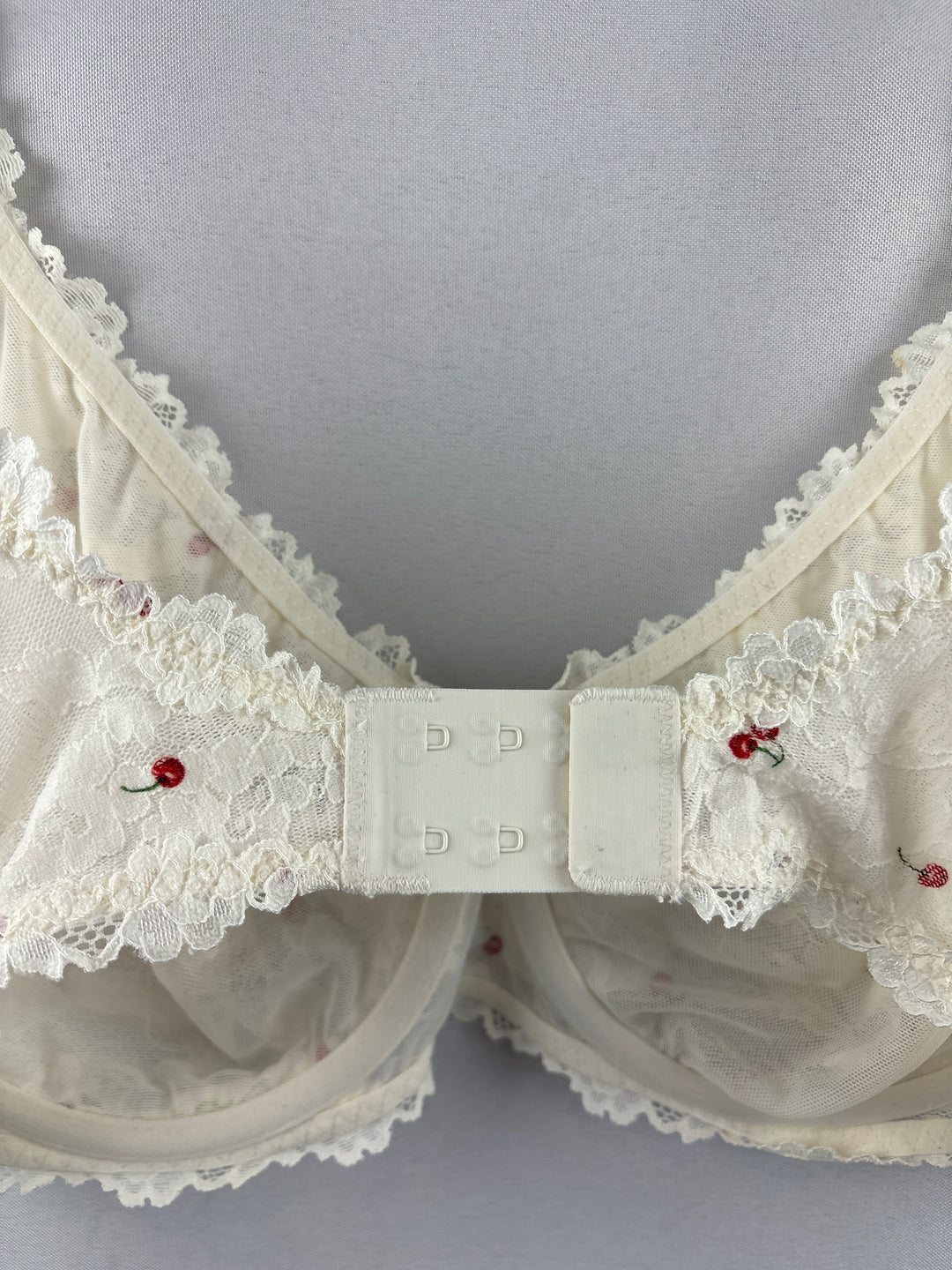 Women’s Skims Size 38DD Lace Cream Cherry Patterned Bra