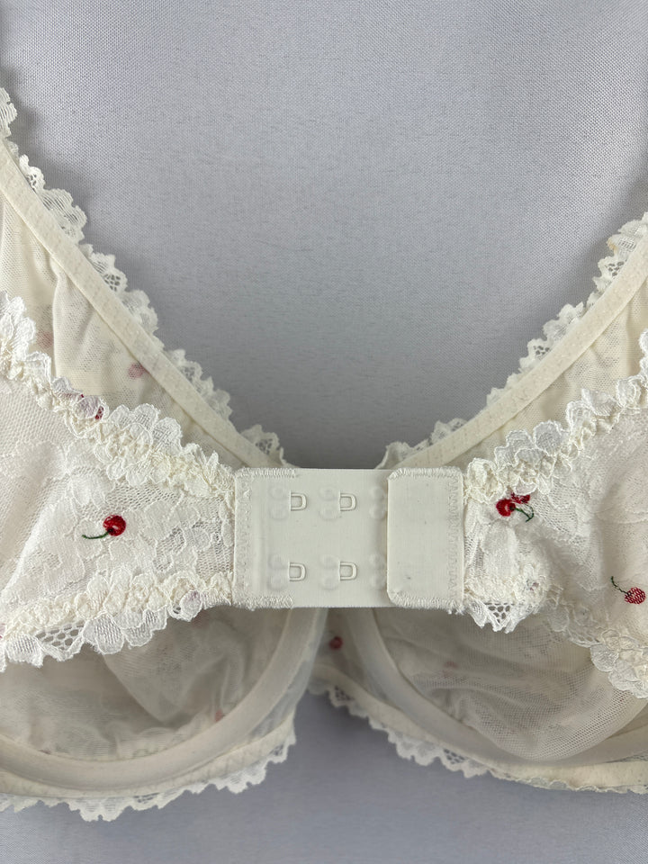 Women’s Skims Size 38DD Lace Cream Cherry Patterned Bra